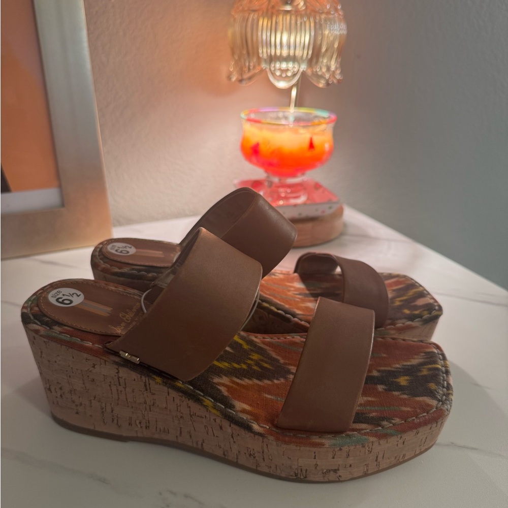 NWOT Sam Edelman Tan Wedge Sandals SIZE 6.5
